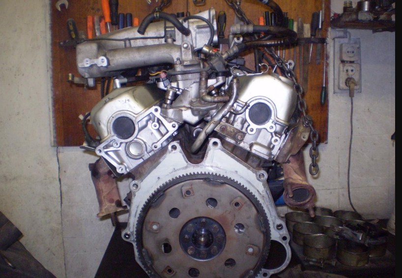 Двигатель 6G72