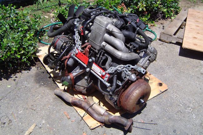 Двигатель M30B30