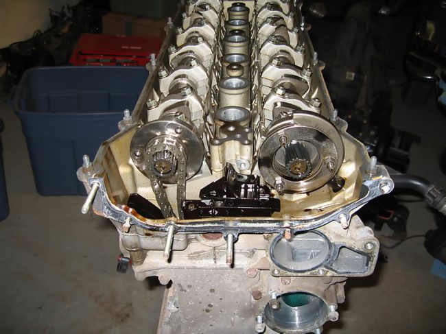 Двигатель M54B30
