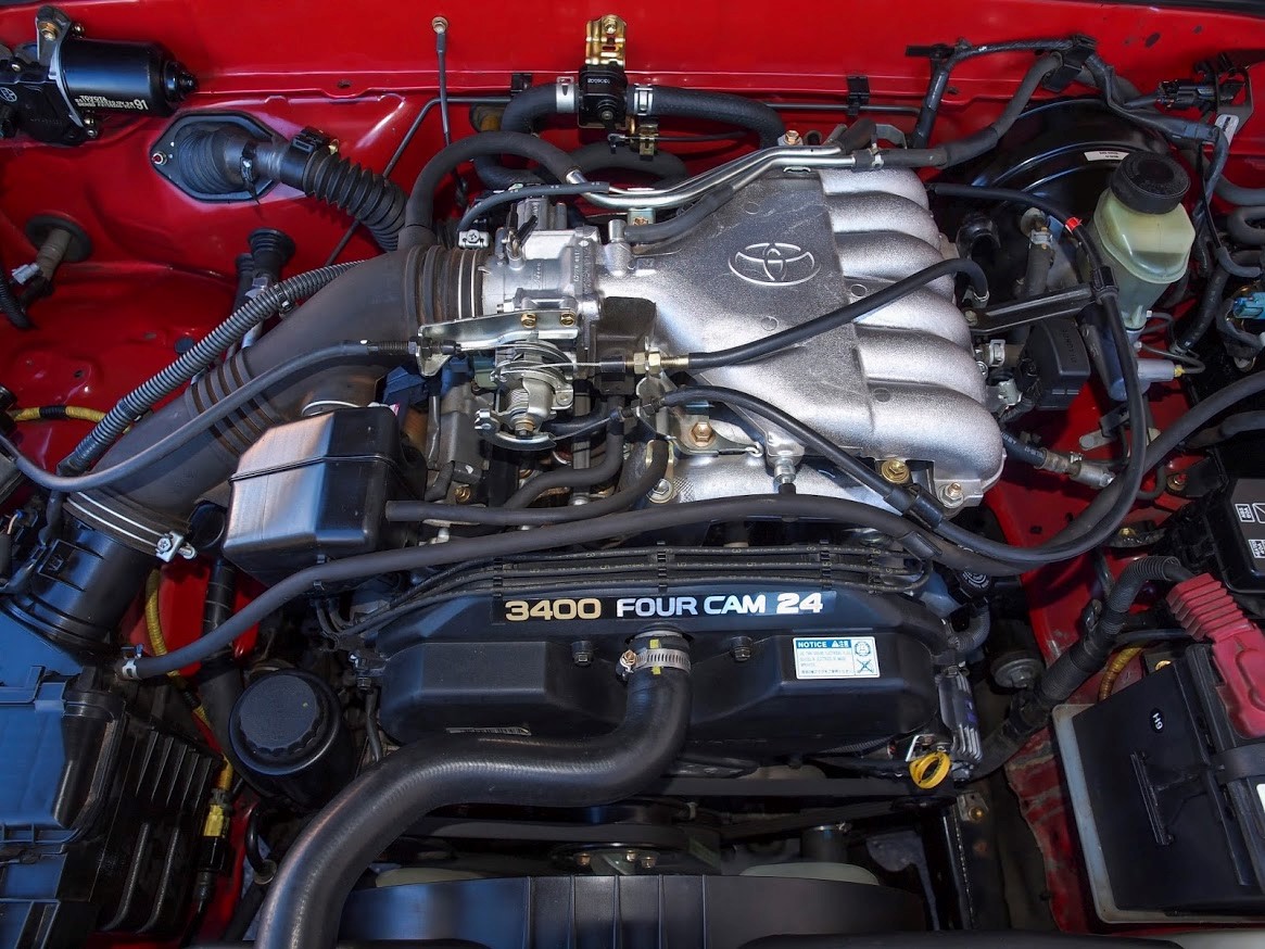5VZ-FE 3.4 DOHC V6 в моторном отсеке Toyota Tacoma 2000 г. в.