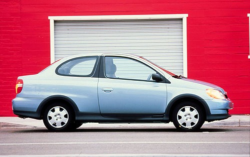 Toyota Echo 2003 года