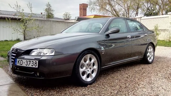 Alfa Romeo 166