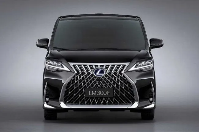 Обновленная решетка радиатора Lexus LM300h