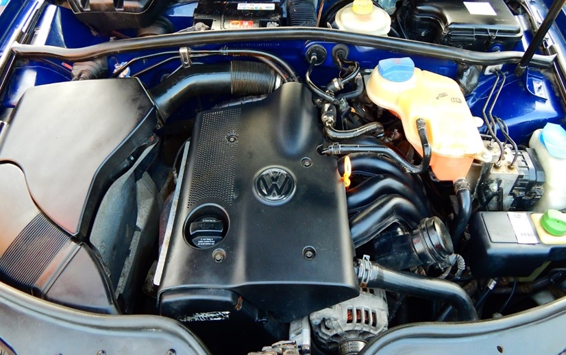 VW ARM в моторном отсеке Фольксваген Пассат