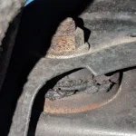 Подвеска Belgee X50: стук на мелких кочках, стойка амортизатора по гарантии на 10 000 км и опора 4013098400, которая лечит дребезг