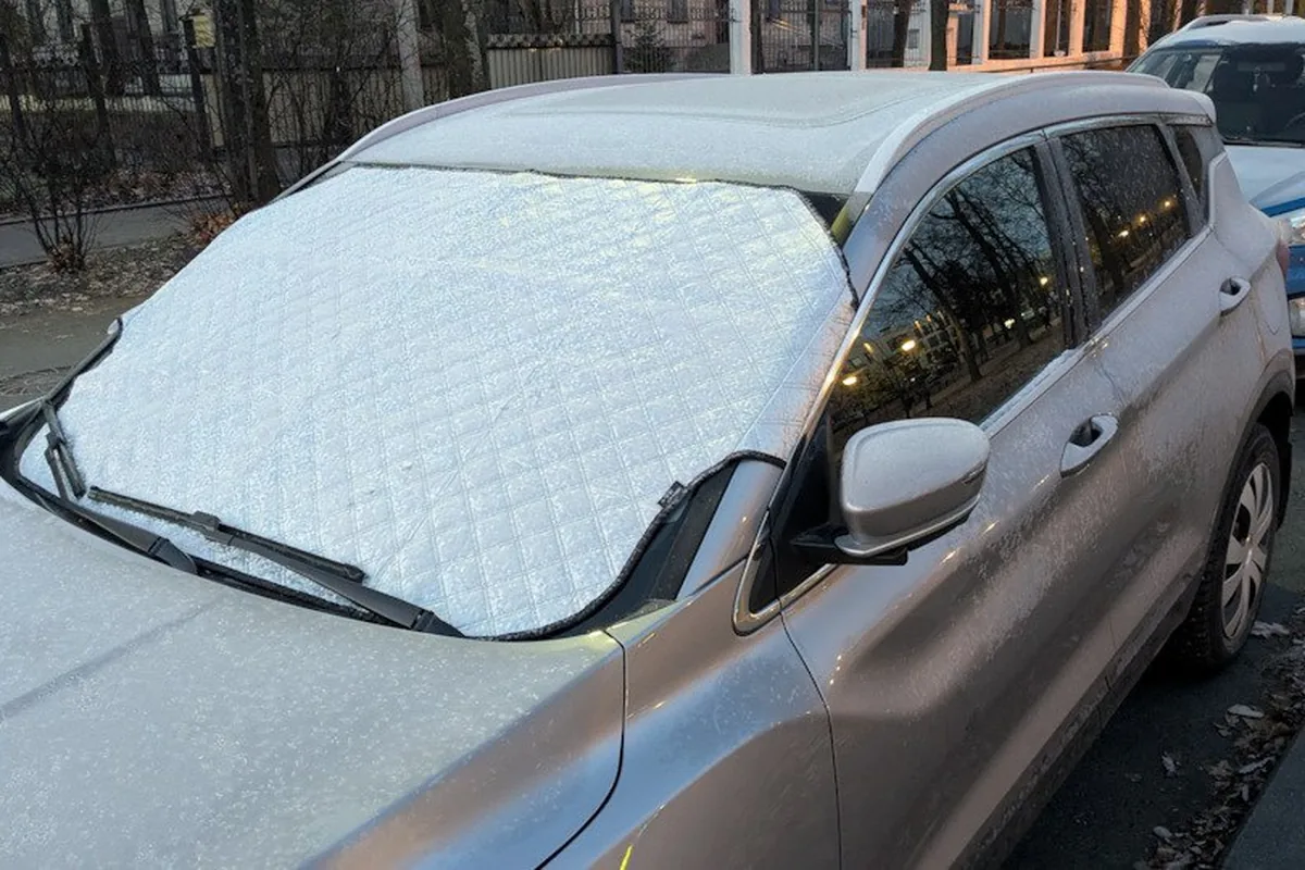 Накидка на лобовое стекло Belgee X50 зимой