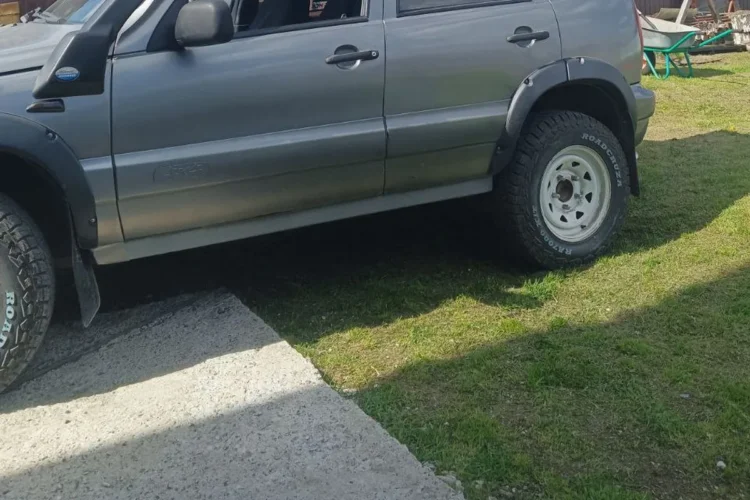 Шевроле Нива на шинах 215/75 R15