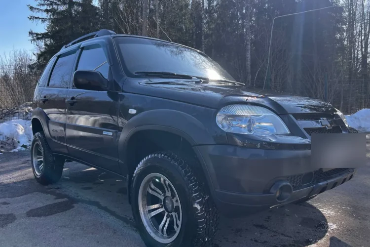 Шевроле Нива на шинах 205/70 R15