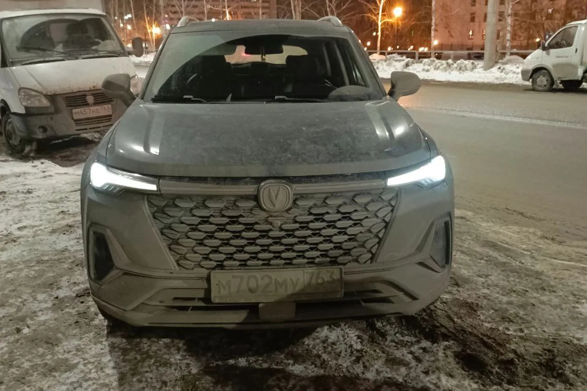 Тускло горящий дневной ходовой огонь Changan CS35 Plus