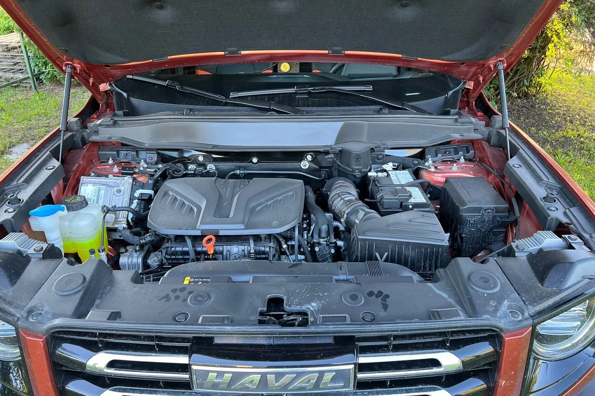 Подкапотное пространство Haval Dargo с двухлитровым турбомотором
