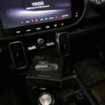 Видеорегистратор на Haval Dargo: USB в зеркале даёт 0,9 А и 5 вольт, штатный 4K спорный, а режим парковки сажает батарею