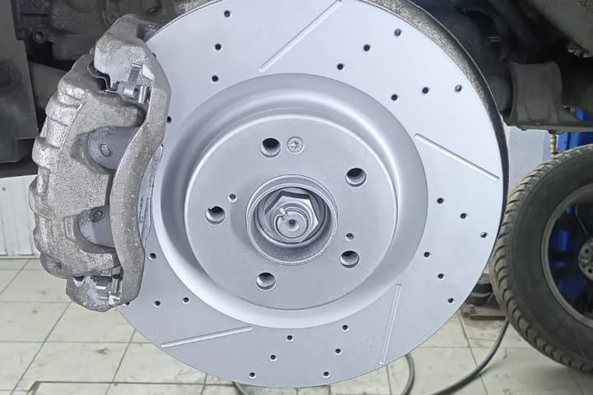 Тормозной диск и ступица переднего колеса Haval Dargo