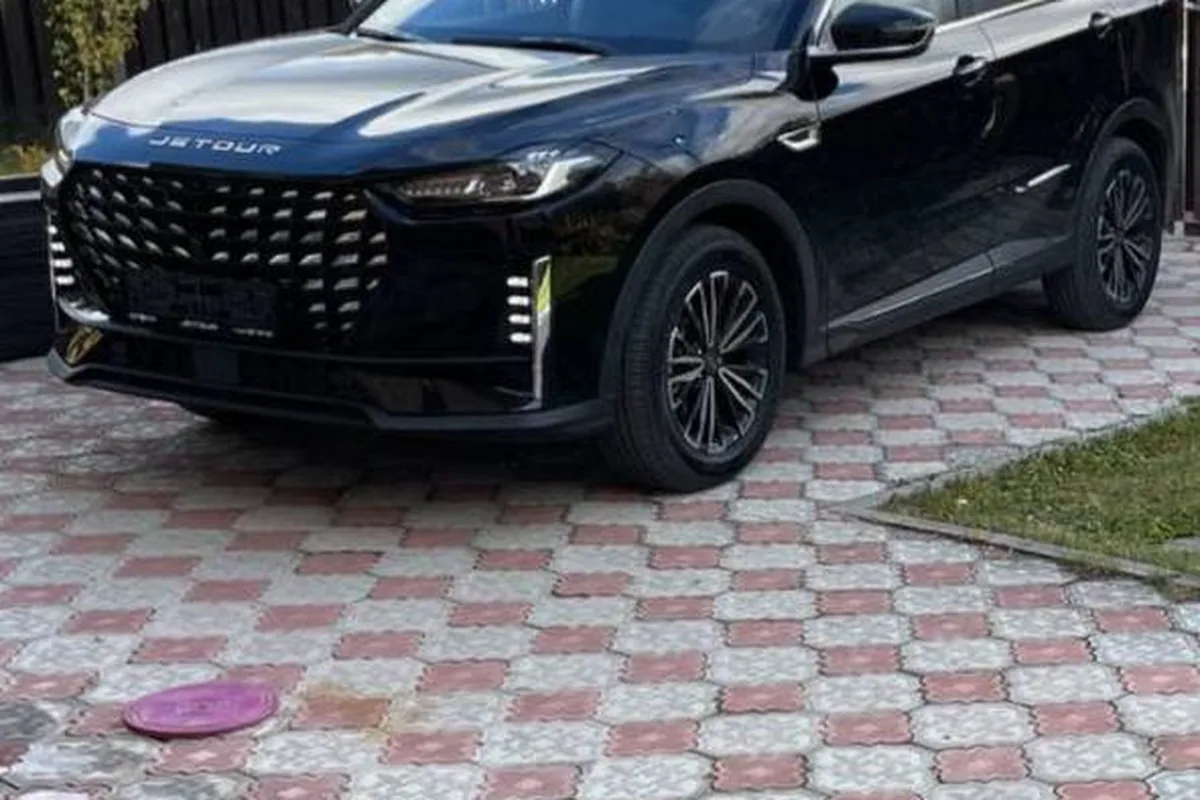 Jetour Dashing с автобоксом на крыше