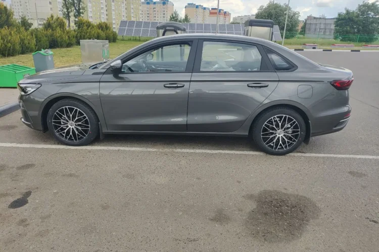 Geely Emgrand на 17-дюймовых дисках с вылетом ET40