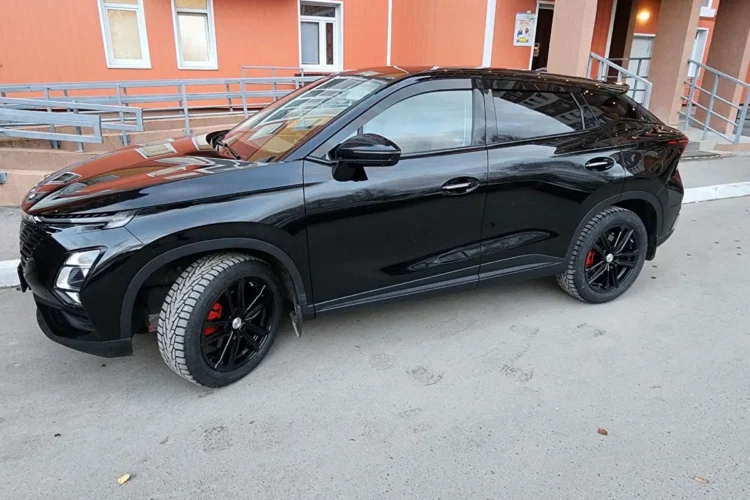 RST R078 под штатный размер на Omoda C5 — 18×7 ET33 · 215/55 R18