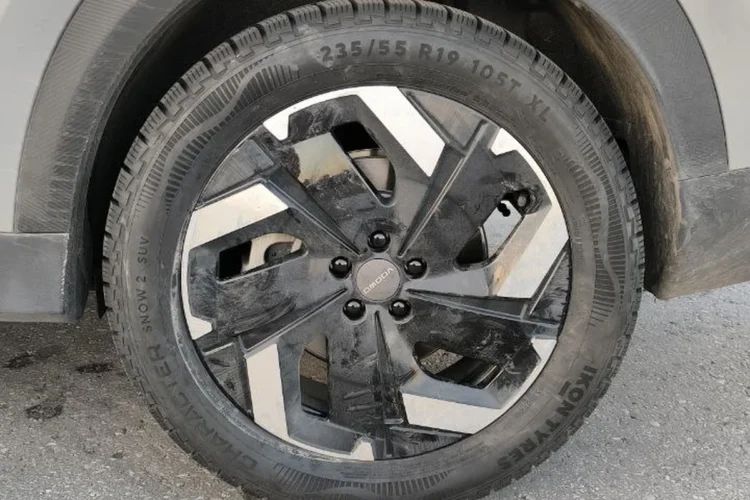 235/55 R19: запас есть на Omoda C5 — 235/55 R19