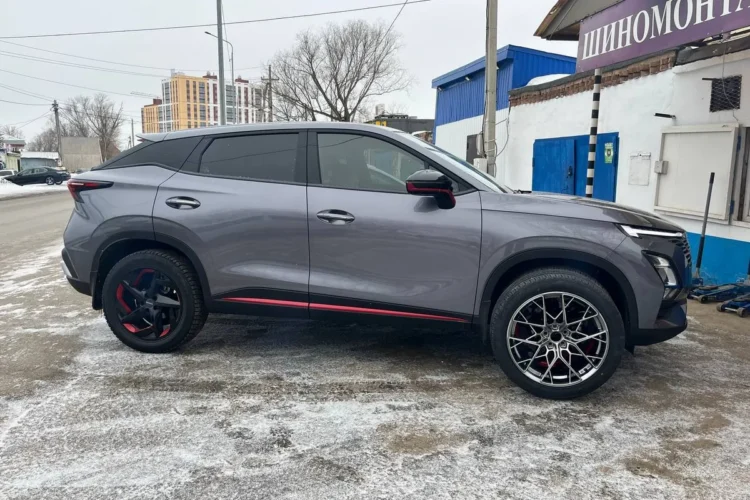 HRE FF10 на лето на Omoda C5 — 19×8.5J ET35 · 245/45 R19
