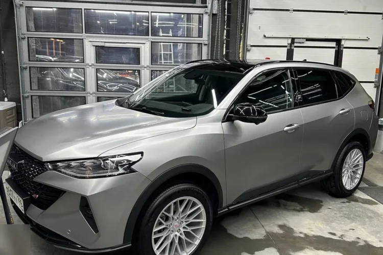 Haval F7 на дисках 9,5J R19 с вылетом ET35 и шинами 255/50 R19