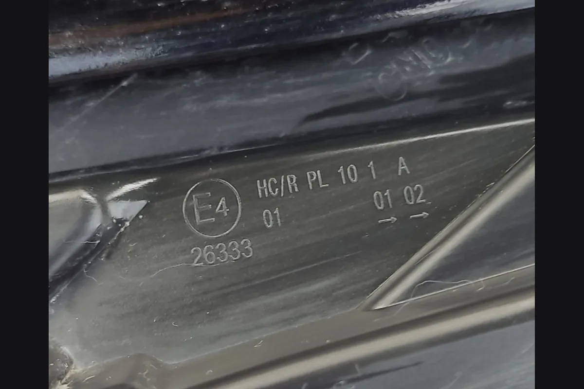 Маркировка на фаре Changan Alsvin: E4, HC/R, только галогеновые лампы
