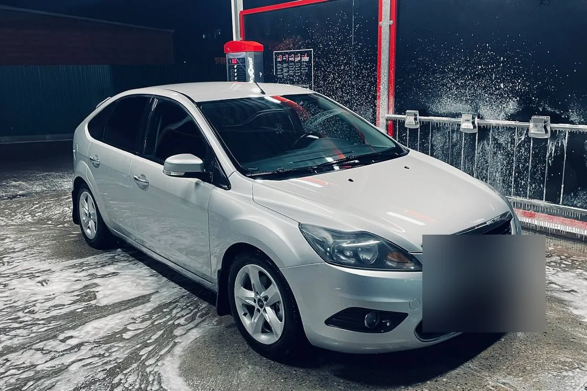 Форд Фокус 2 рестайлинг 2011 года с мотором 2.0 и автоматом