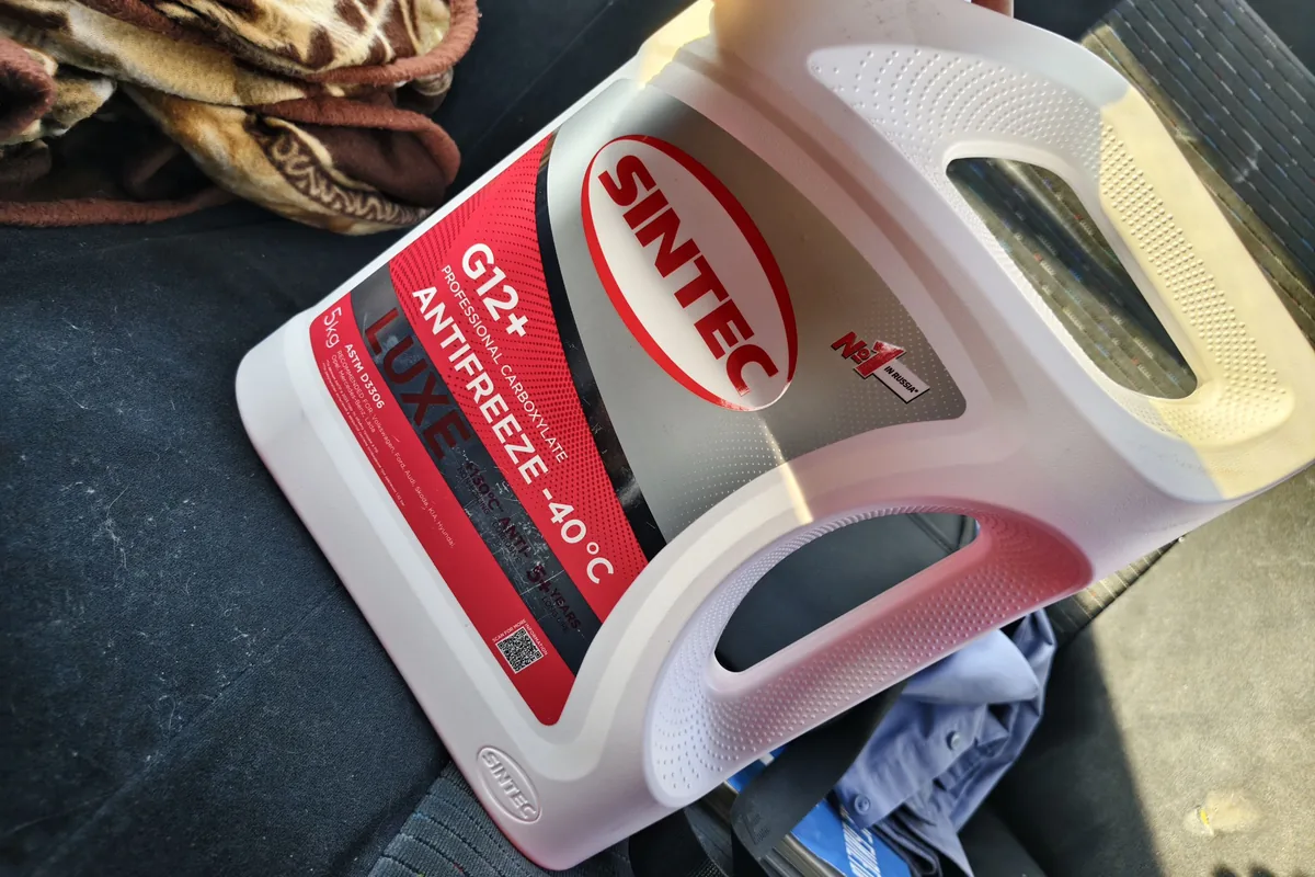 Канистра антифриза Sintec G12+ для замены в Форд Фокус