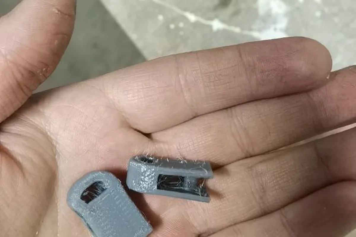 Напечатанные на 3D-принтере отбойники крышки багажника