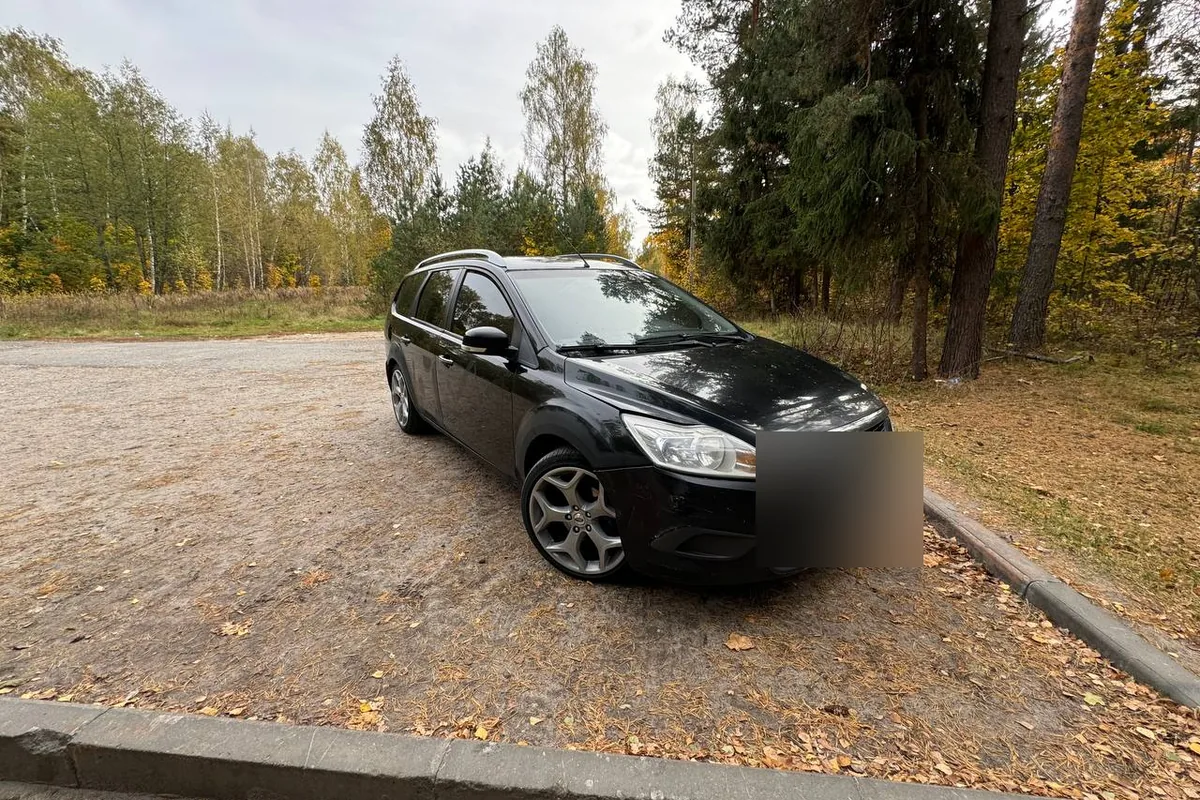 Чёрный Форд Фокус 2 рестайлинг универсал с дизелем 1.8 TDCi