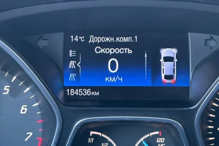 Экран бортового компьютера Форд Фокус 3 с пробегом