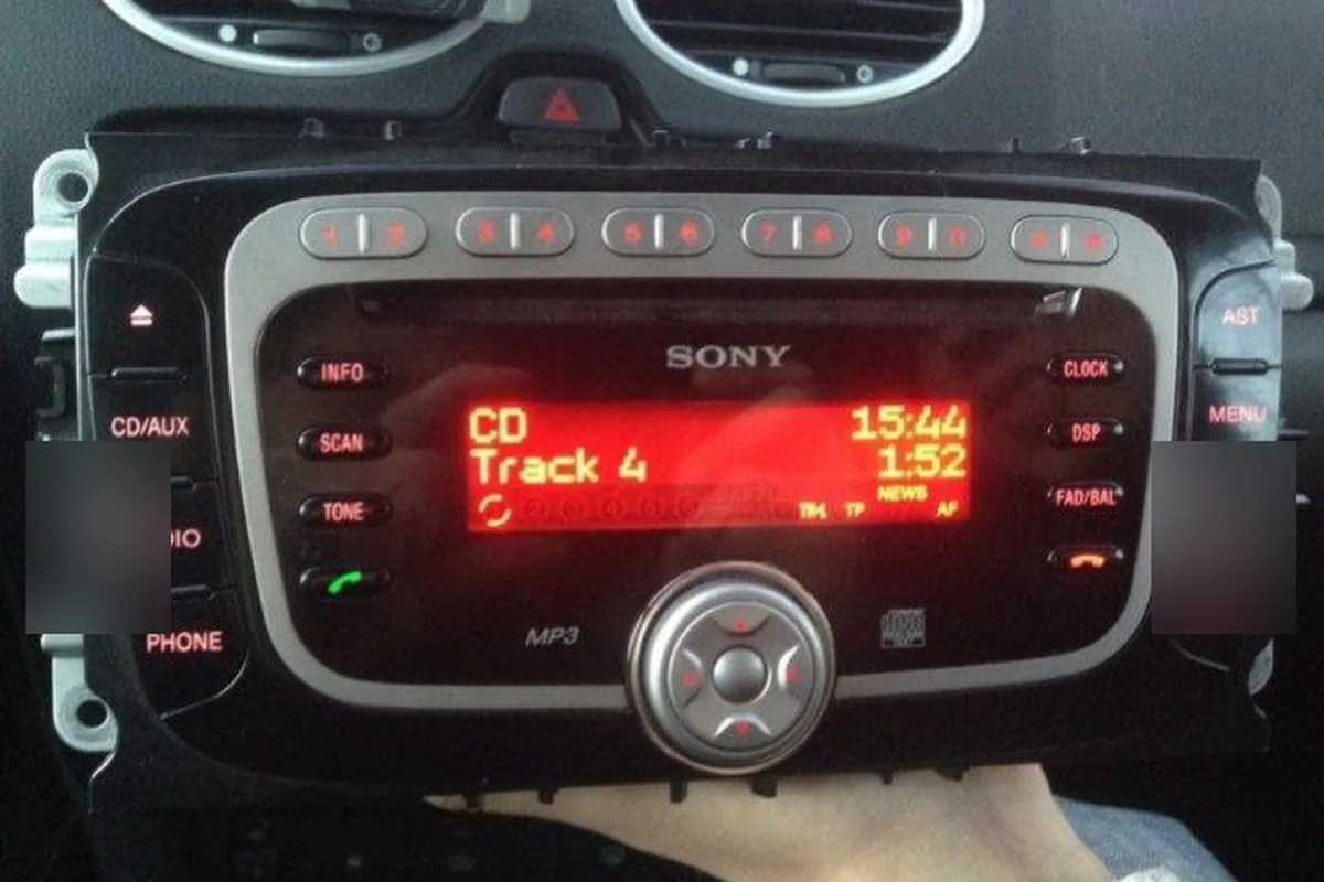 Штатная магнитола Sony с MP3 в Форд Фокус 2