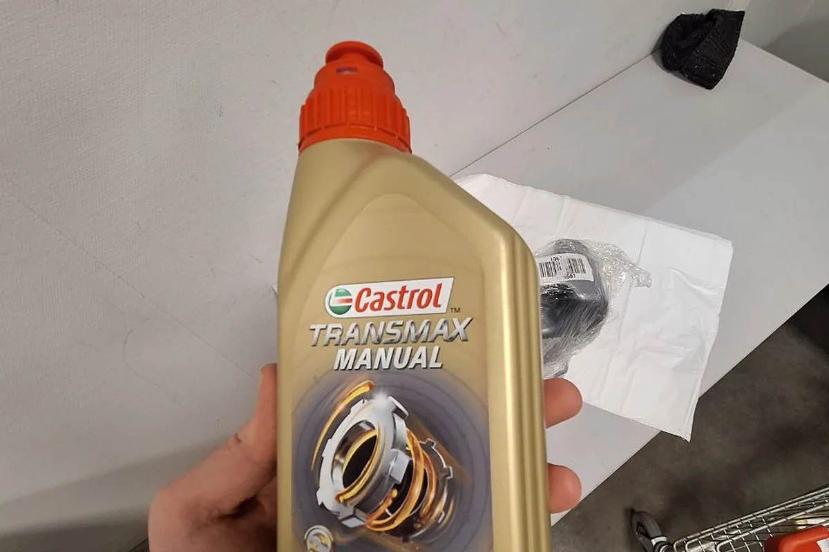 Castrol Transmax Transaxle 75W-90 в руке владельца Фокус 3