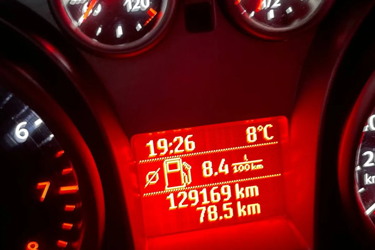 Бортовой компьютер Форд Фокус 1.6 100 л.с. с расходом 8,4