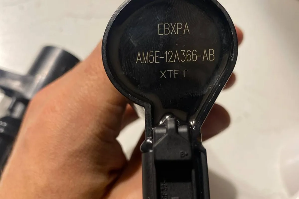 Индивидуальная катушка зажигания AM5E-12A366-AB