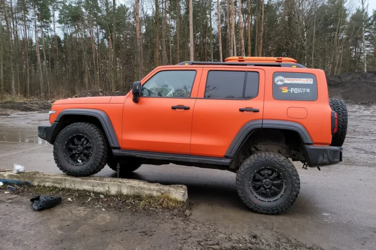 Зимний комплект CST Sahara M/T II 285/70 R17 на дисках MKW MK46 8JJ ET25