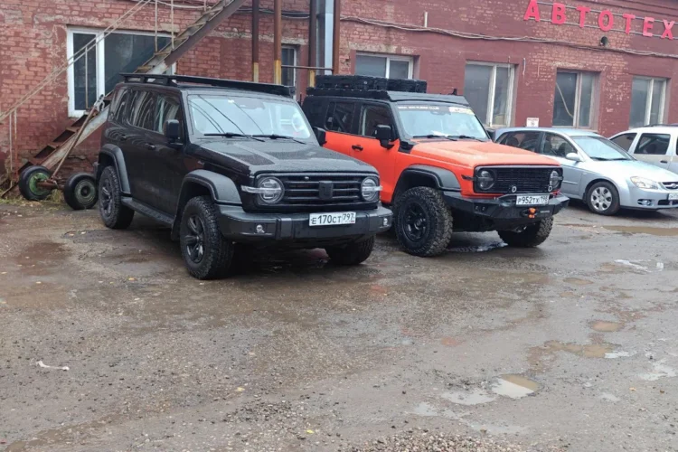 Визуальное сравнение покрышек 255/75 R17 и 285/75 R16 на Tank 300