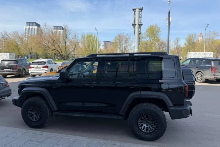Maxxis Razr AT 265/70 R17 на дисках Fuel Sigma FC869 на стоковой подвеске Tank 300