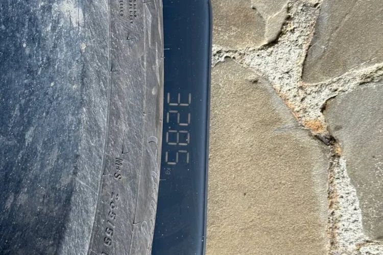 Зимние шины Ikon Autograph Ice 9 265/55 R19 на дисках K&K для Tank 300