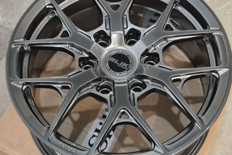 Литой диск 17x7,5 ET30 тёмный хром для Haval H9