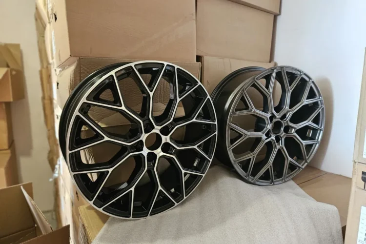 Диски Азов модель 059 R19 для Jetour Dashing в упаковке