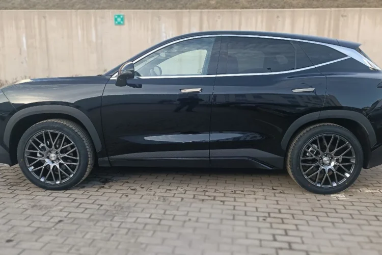 Jetour Dashing на дисках R20 8,5J ET36 с центровочными кольцами