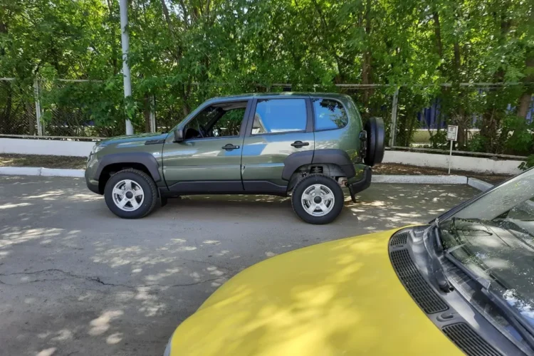 Нива Тревел на шинах 205/75 R15