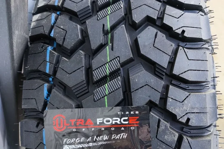 Этикетка внедорожной шины 215/65 R16 102T XL