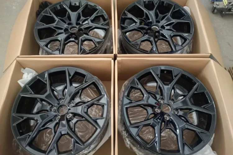 Четыре литых диска R19 из Китая в коробках