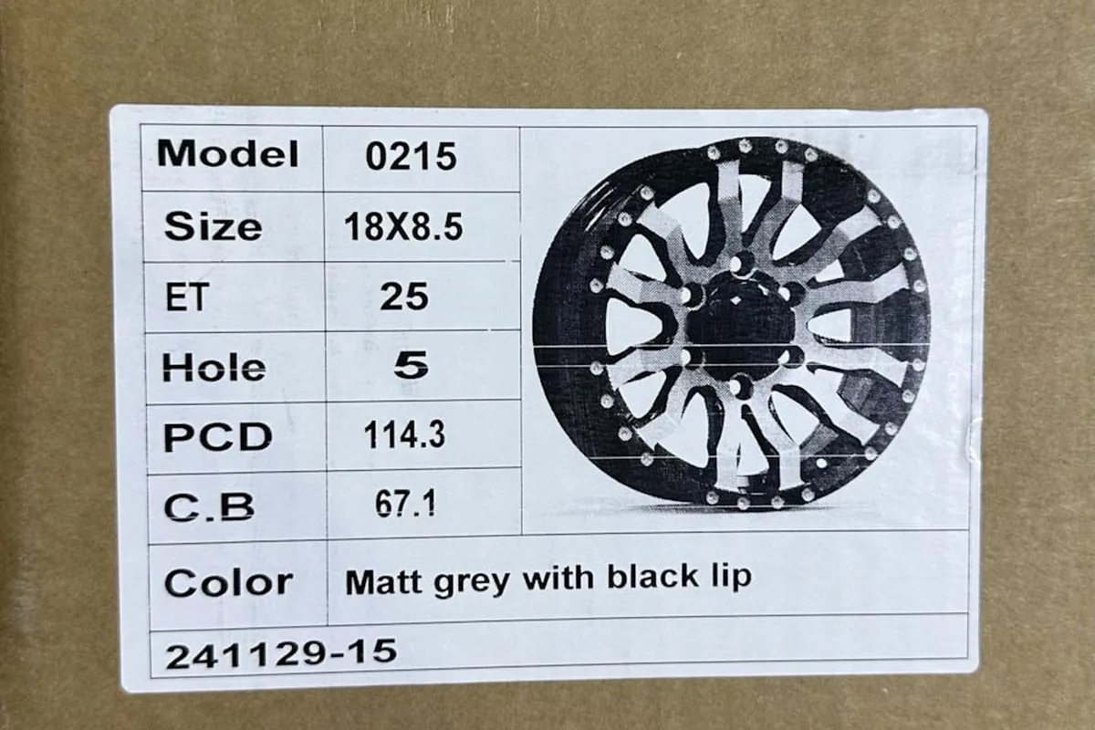 Этикетка на коробке литого диска с параметрами 18×8,5 ET25 PCD 114,3