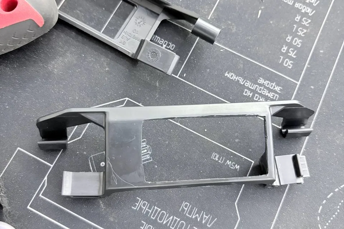 Плафоны подсветки под передними сиденьями Haval H3