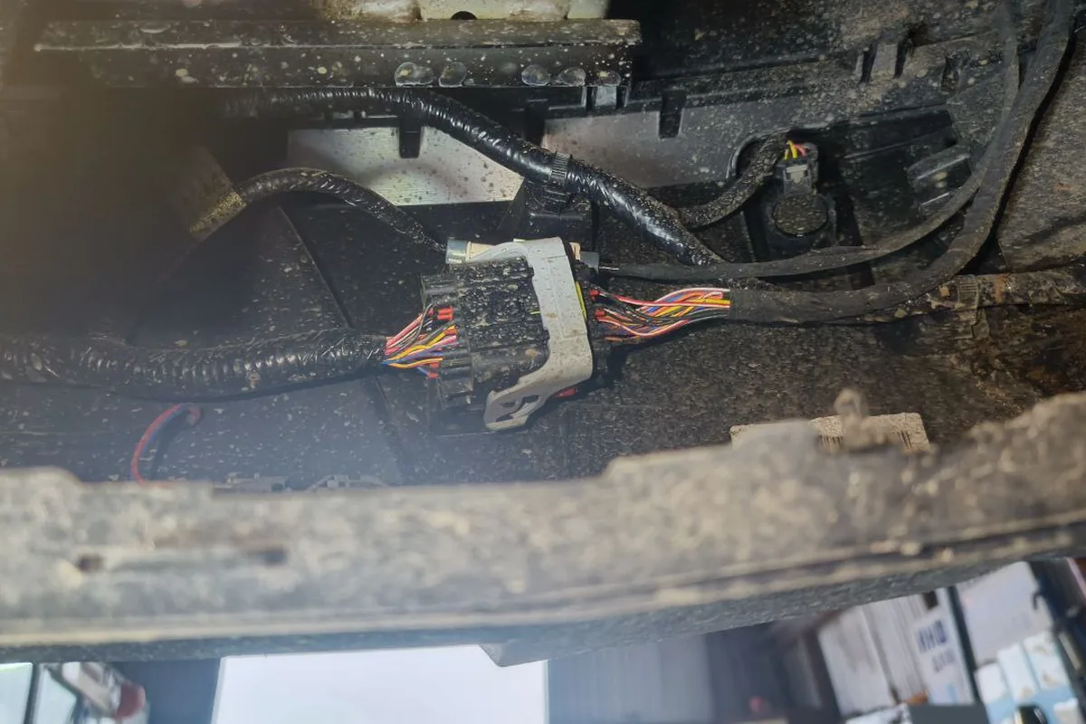 Грязь под защитой картера Haval H3