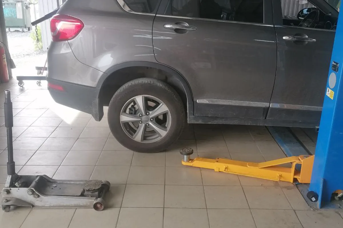Haval H6 на подъёмнике
