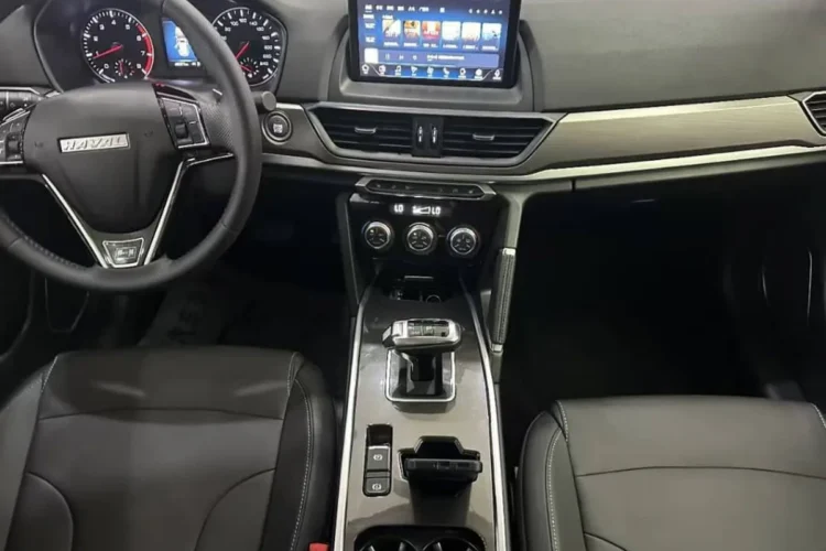 Штатная передняя панель Haval H6