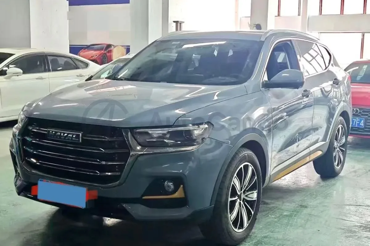 Haval H6 прежнего поколения в профиль