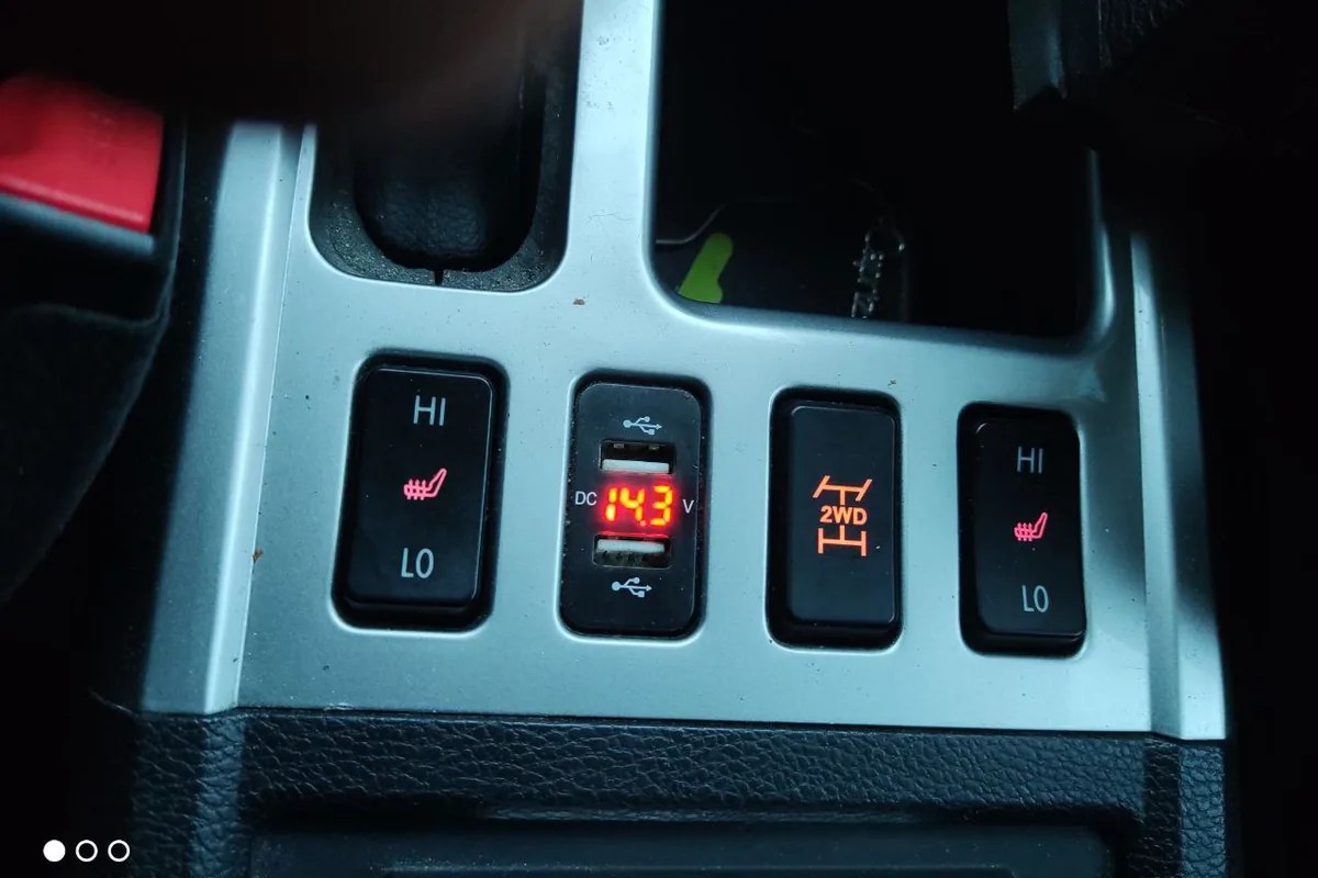 Кнопки режимов и полного привода на центральном тоннеле Haval H6