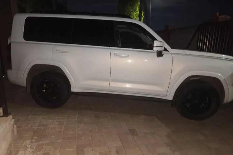 Haval H9 на 17-дюймовых дисках с шинами Maxxis